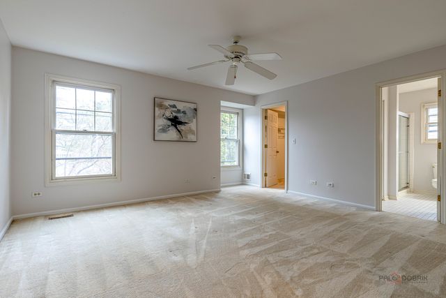 12 Sommerset Lane, Lincolnshire, IL 60069