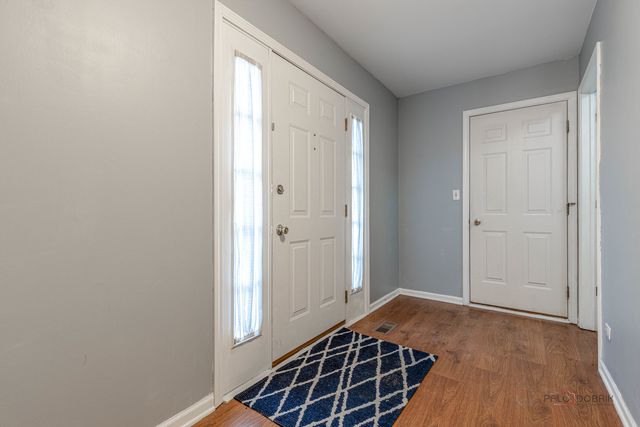 12 Sommerset Lane, Lincolnshire, IL 60069