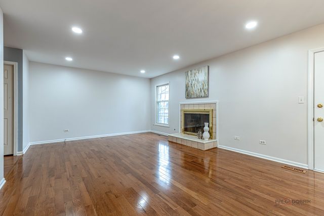 12 Sommerset Lane, Lincolnshire, IL 60069