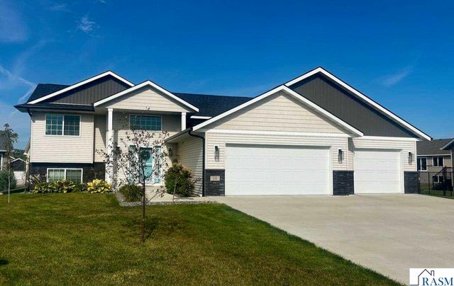 14 Kodiak Court, North Mankato, MN 56003