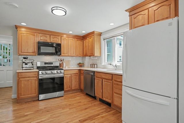 11 Walnut Street 11, Belmont, MA 02478