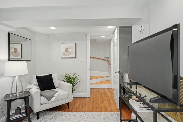11 Walnut Street 11, Belmont, MA 02478
