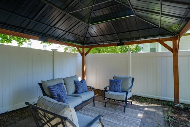 11 Walnut Street 11, Belmont, MA 02478