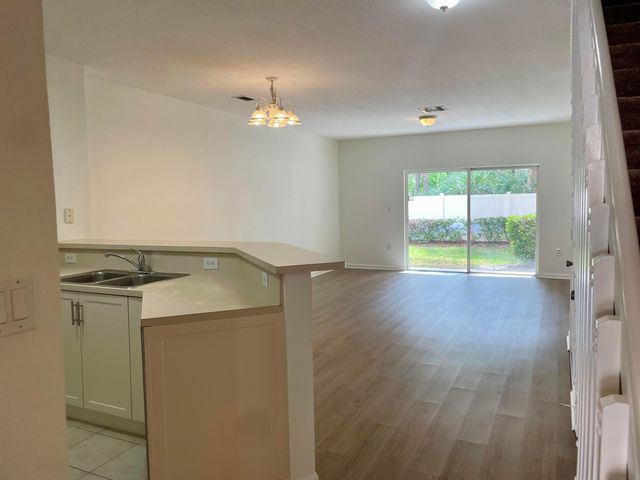 5008 SE Mariner Garden Circle, Stuart, FL 34997