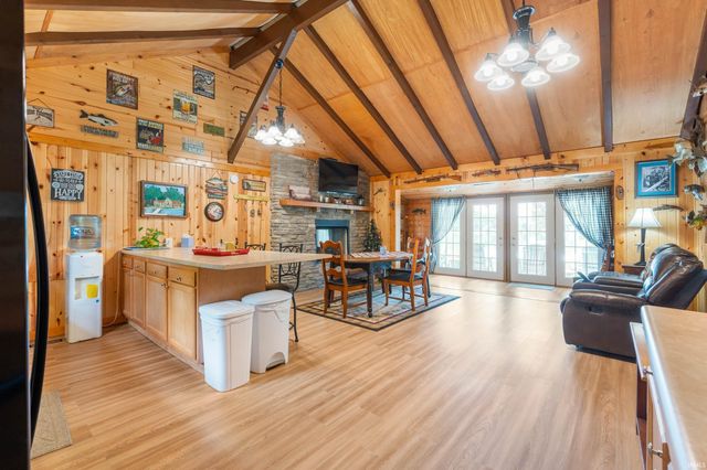 3346 SE Indian Trail Lake Road, Farmland, IN 47340