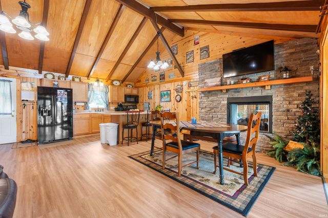 3346 SE Indian Trail Lake Road, Farmland, IN 47340