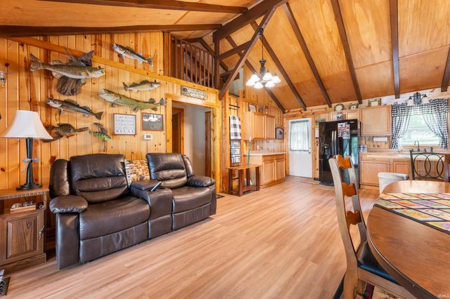 3346 SE Indian Trail Lake Road, Farmland, IN 47340