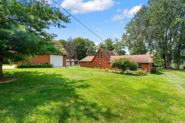 3346 SE Indian Trail Lake Road, Farmland, IN 47340
