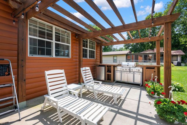 3346 SE Indian Trail Lake Road, Farmland, IN 47340