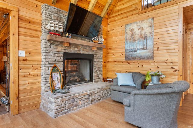 3346 SE Indian Trail Lake Road, Farmland, IN 47340