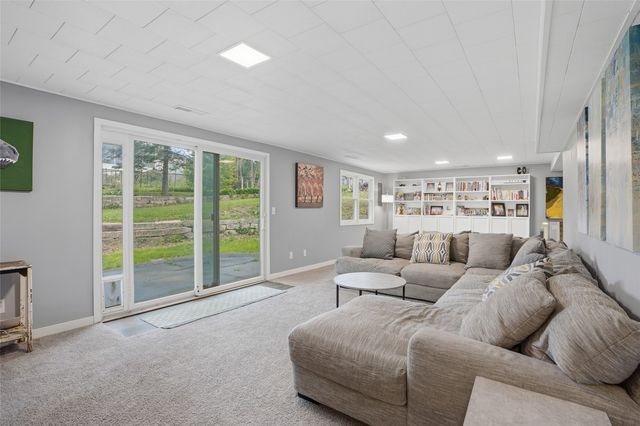 1612 Derwen Drive, Iowa City, IA 52246