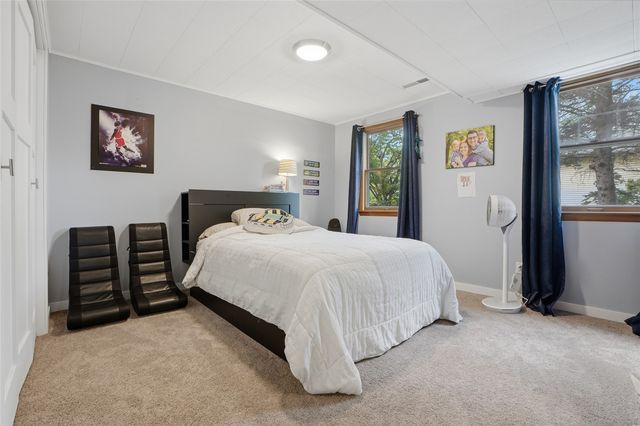 1612 Derwen Drive, Iowa City, IA 52246