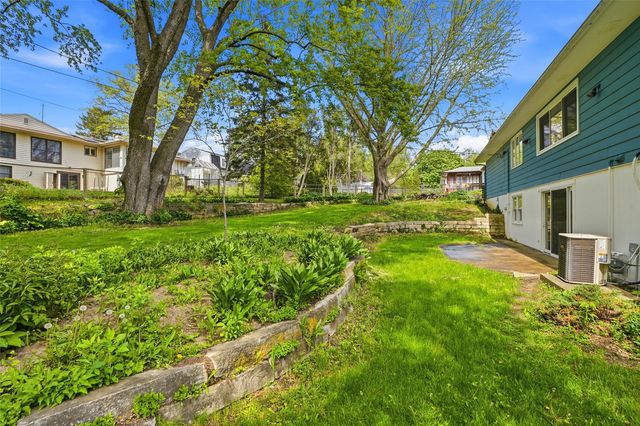 1612 Derwen Drive, Iowa City, IA 52246