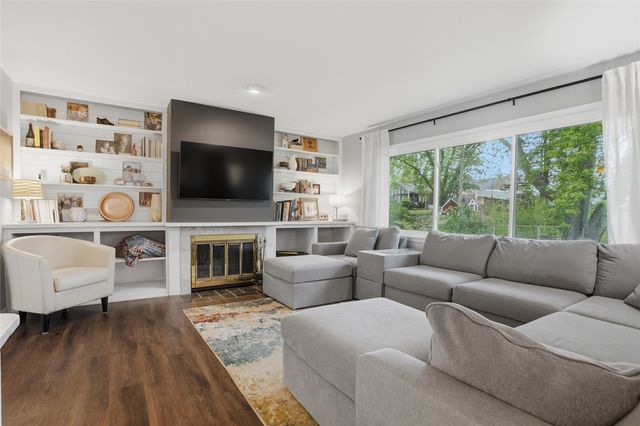 1612 Derwen Drive, Iowa City, IA 52246