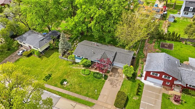 1612 Derwen Drive, Iowa City, IA 52246