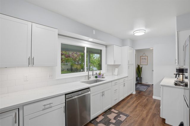 1612 Derwen Drive, Iowa City, IA 52246