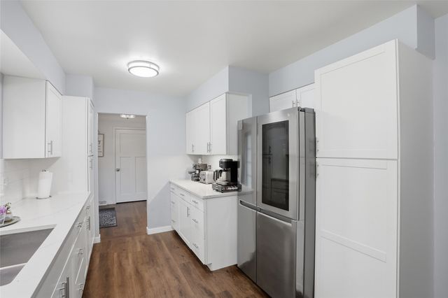 1612 Derwen Drive, Iowa City, IA 52246