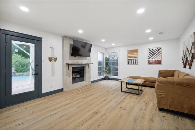 8428 Creekbluff Drive, Dallas, TX 75249