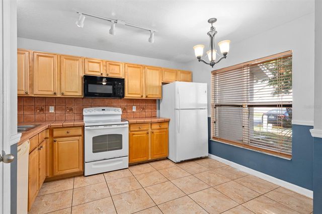 2234 CYPRESS KNEE LOOP, Kissimmee, FL 34743