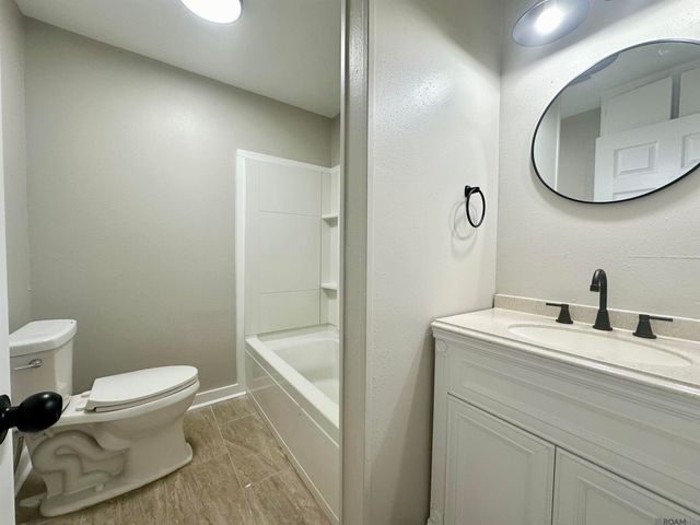120 Cloud Dr, Baton Rouge, LA 70806