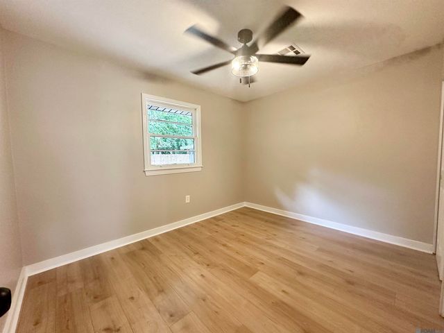120 Cloud Dr, Baton Rouge, LA 70806