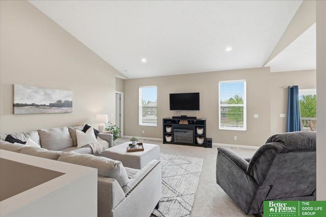 21126 Castlerock Lane, Gretna, NE 68028