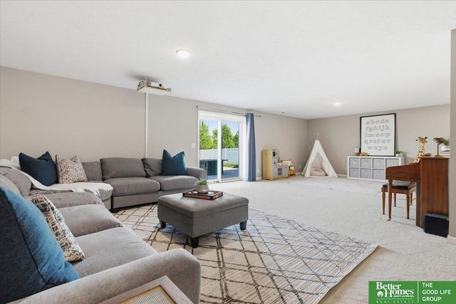 21126 Castlerock Lane, Gretna, NE 68028