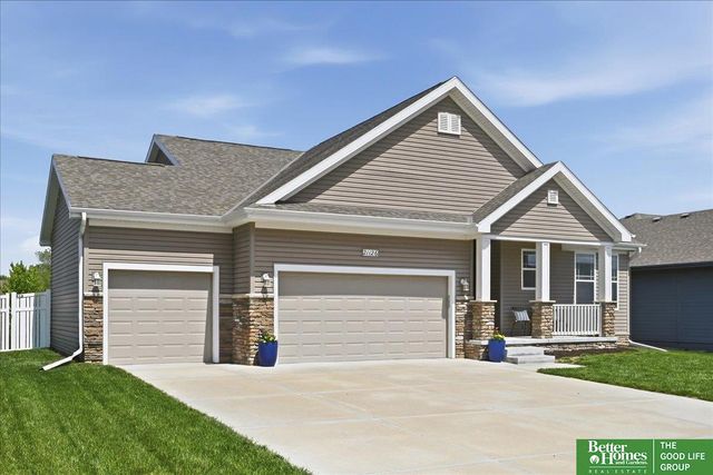 21126 Castlerock Lane, Gretna, NE 68028