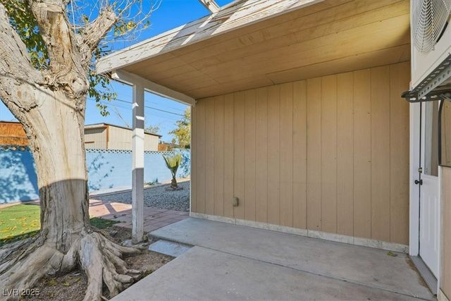 3760 Briarwood Avenue, Las Vegas, NV 89121