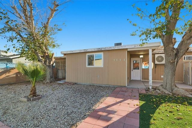 3760 Briarwood Avenue, Las Vegas, NV 89121