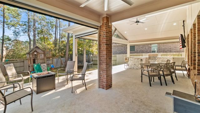 216 Elianne Lace Court, Conroe, TX 77318
