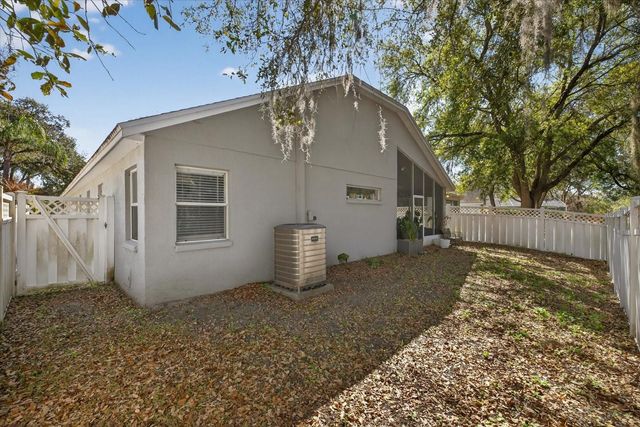 5209 ABBEY PARK AVENUE, Tampa, FL 33647