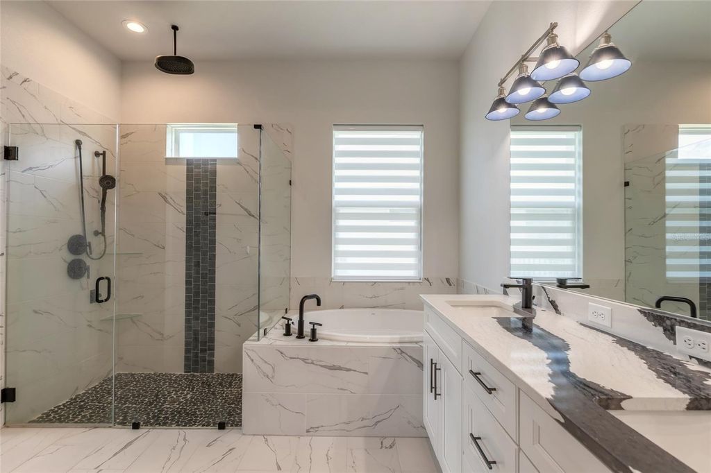 Image 25 of property listing at 321 AQUAMARINE WAY, Daytona Beach, FL 32124