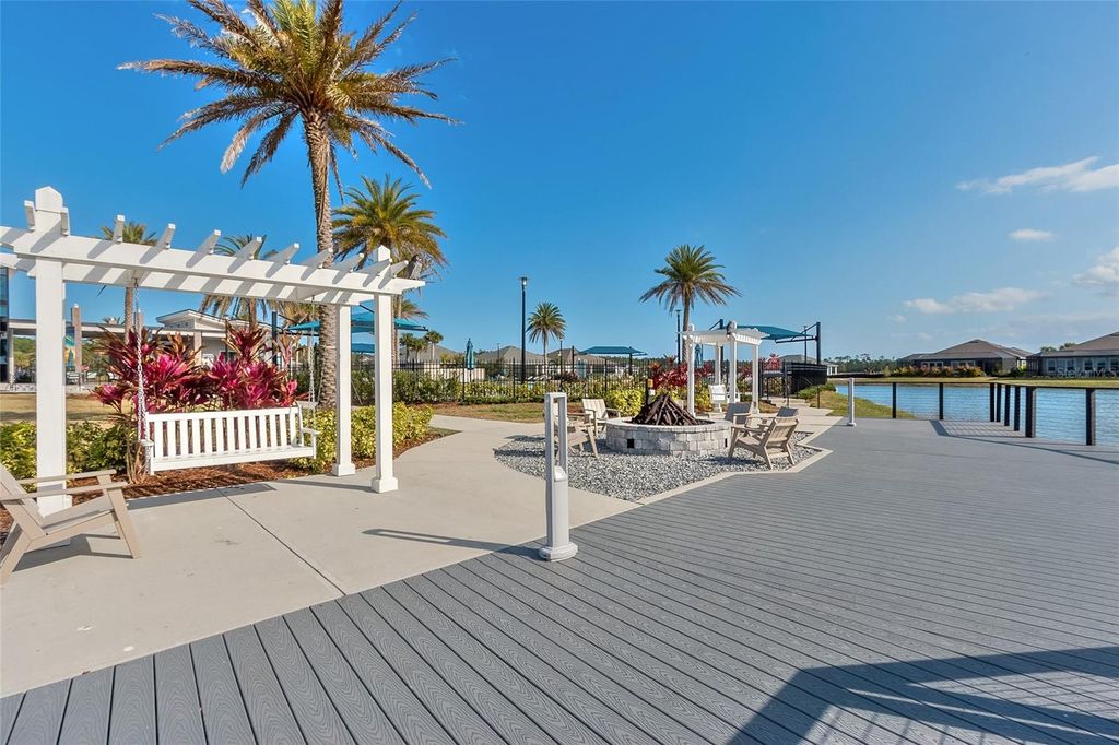 Image 38 of property listing at 321 AQUAMARINE WAY, Daytona Beach, FL 32124