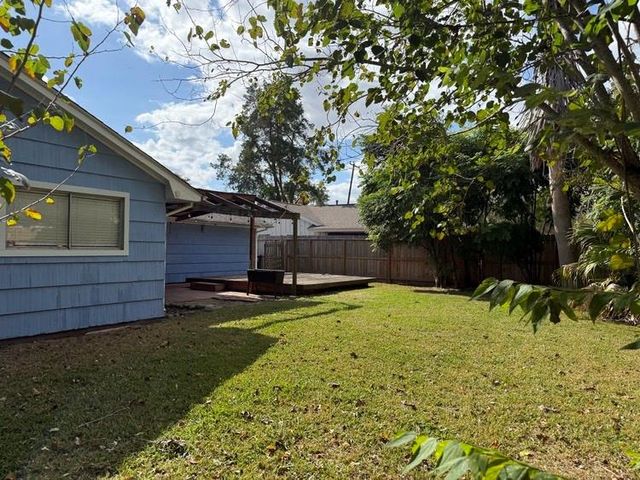 7030 Sharpview Drive, Houston, TX 77074