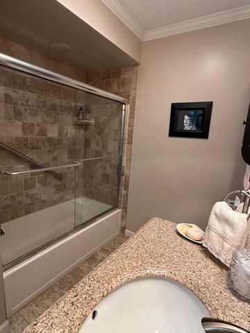 340 Concord Place 3, Bloomfield Hills, MI 48304