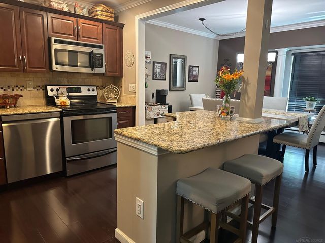 340 Concord Place 3, Bloomfield Hills, MI 48304