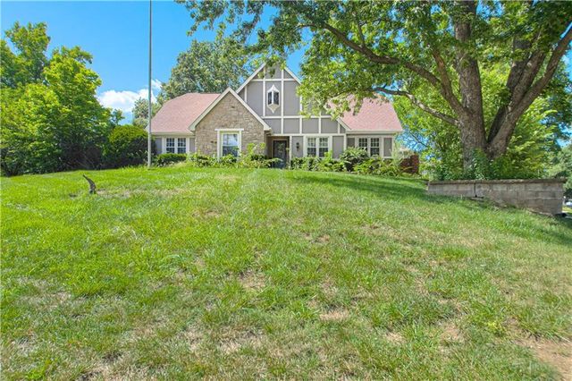 6924 Long Avenue, Shawnee, KS 66216