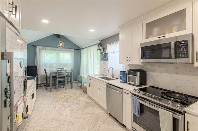 6924 Long Avenue, Shawnee, KS 66216
