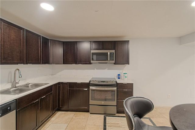 6924 Long Avenue, Shawnee, KS 66216