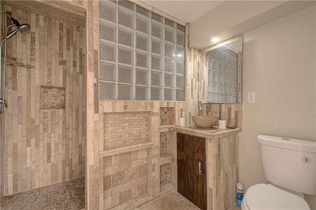 6924 Long Avenue, Shawnee, KS 66216