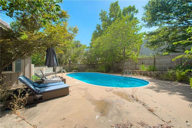 6924 Long Avenue, Shawnee, KS 66216