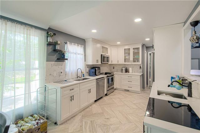 6924 Long Avenue, Shawnee, KS 66216