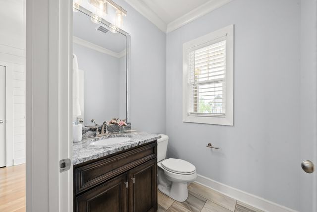 731 Farmington Dr, Lebanon, TN 37087