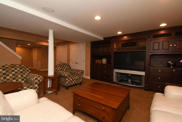 102 CHANNELHOUSE RD, North Wales, PA 19454
