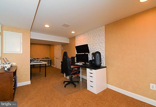 102 CHANNELHOUSE RD, North Wales, PA 19454