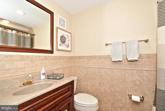 102 CHANNELHOUSE RD, North Wales, PA 19454