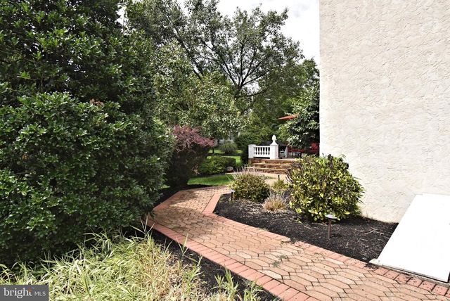 102 CHANNELHOUSE RD, North Wales, PA 19454