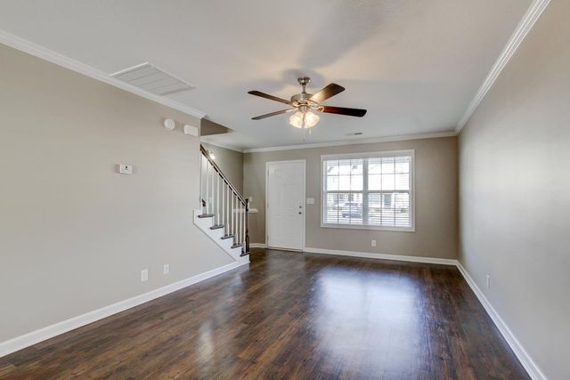 322 Sam Houston Cir, Clarksville, TN 37040