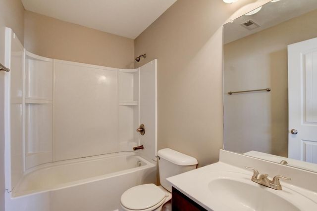 322 Sam Houston Cir, Clarksville, TN 37040